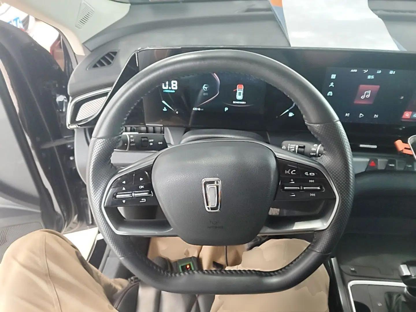 Bestune T55 2023 1.5T Automatic Leap Model — миниатюра 13