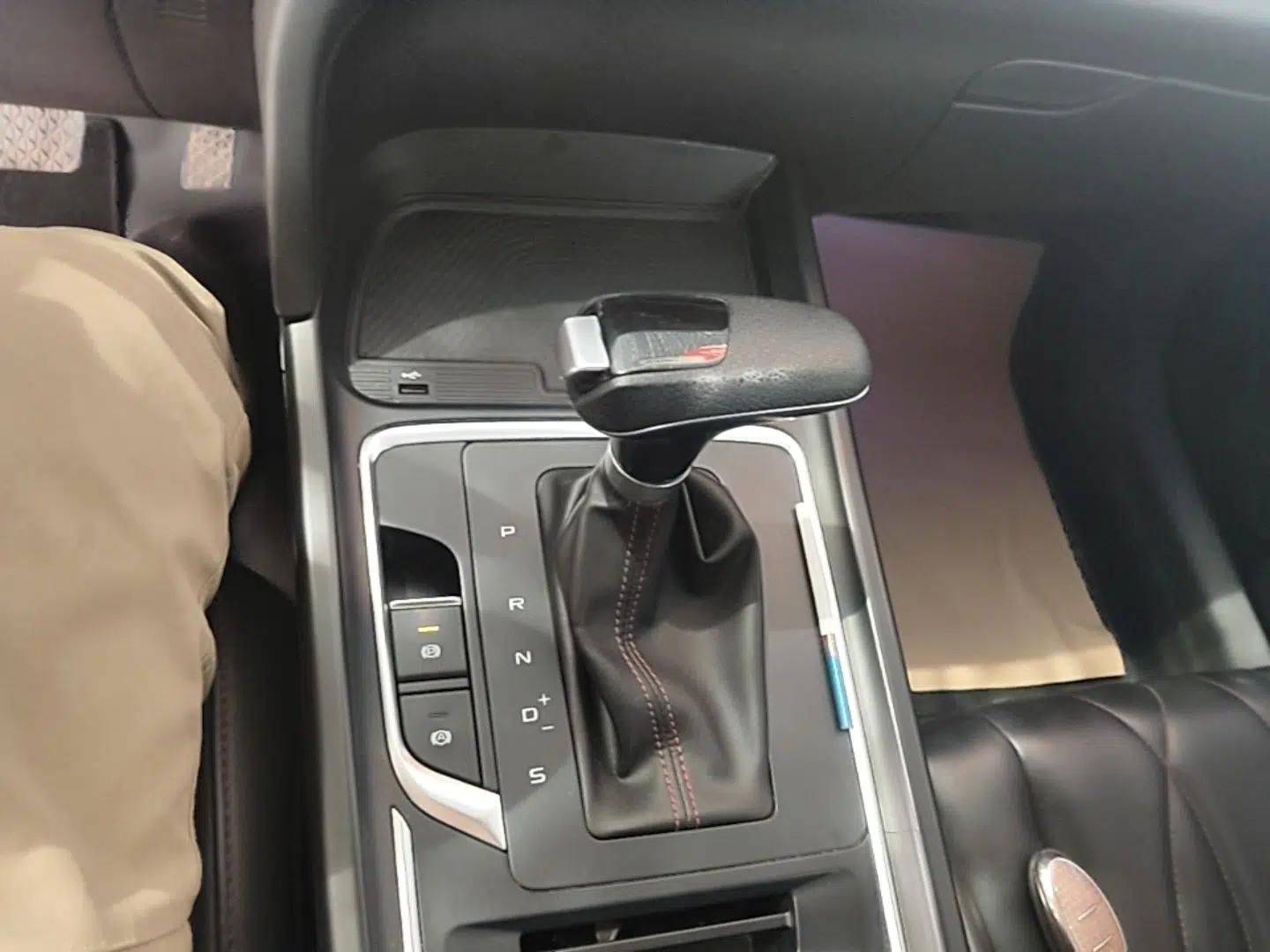 Bestune T55 2023 1.5T Automatic Leap Model — миниатюра 16