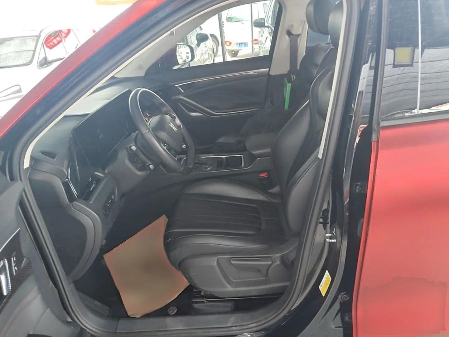 Bestune T55 2023 1.5T Automatic Leap Model — миниатюра 17
