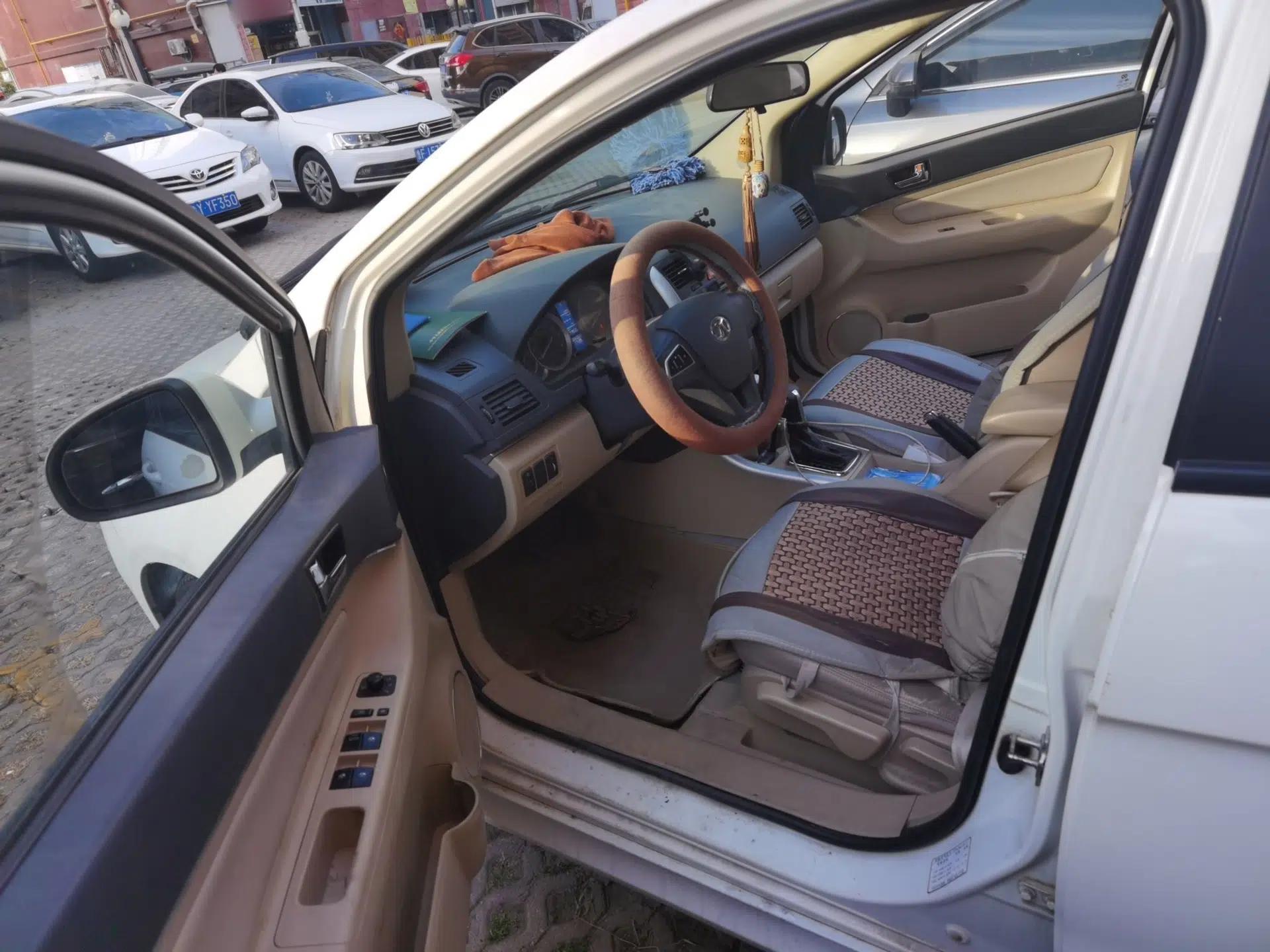 BAIC E Series 2012 Hatchback 1.5L Automatic Leshang Version — миниатюра 16