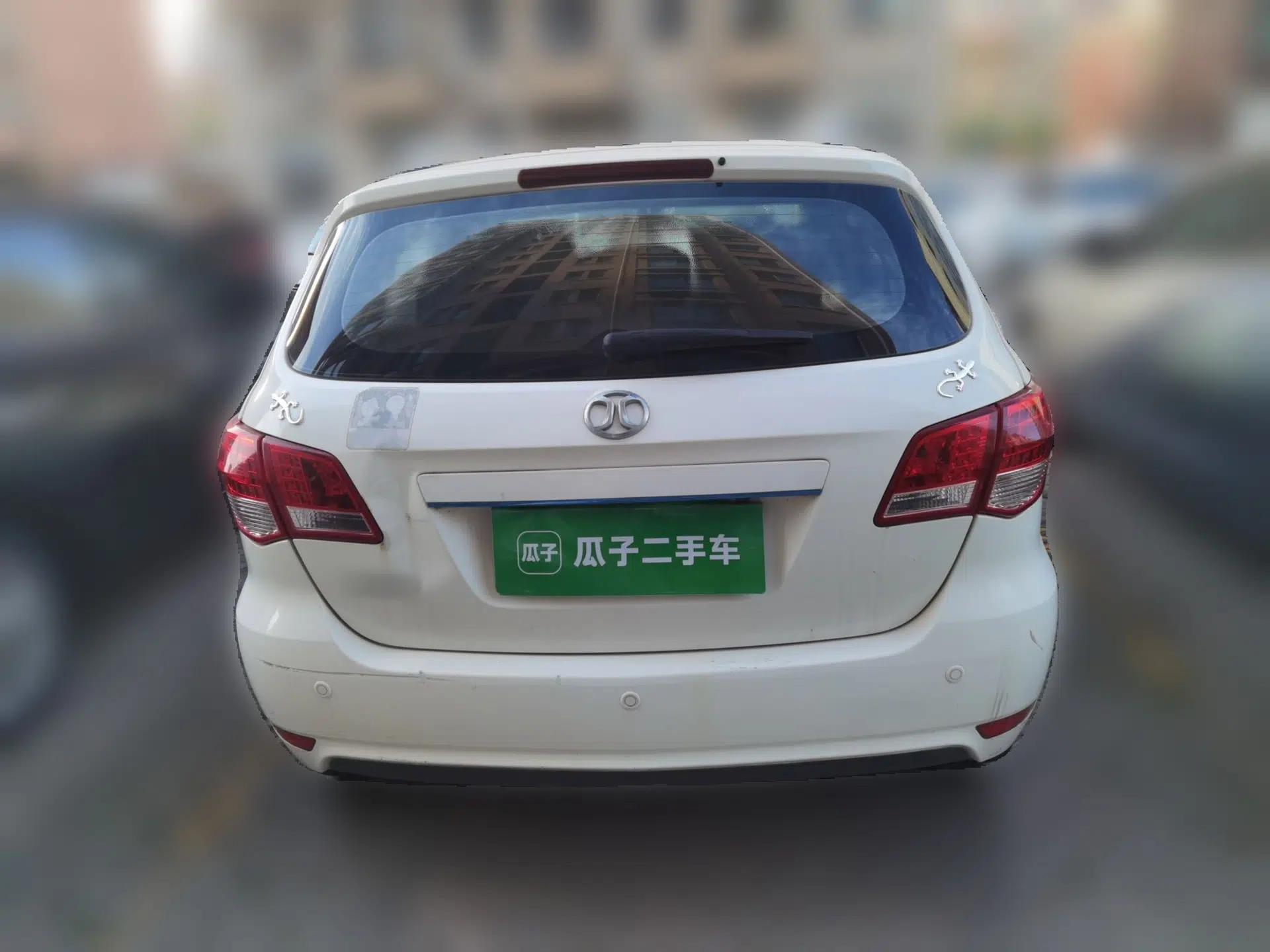 BAIC E Series 2012 Hatchback 1.5L Automatic Leshang Version — миниатюра 5