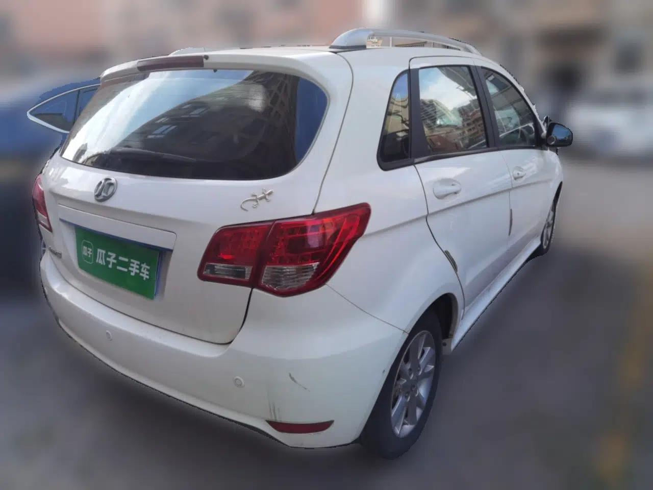 BAIC E Series 2012 Hatchback 1.5L Automatic Leshang Version — миниатюра 6