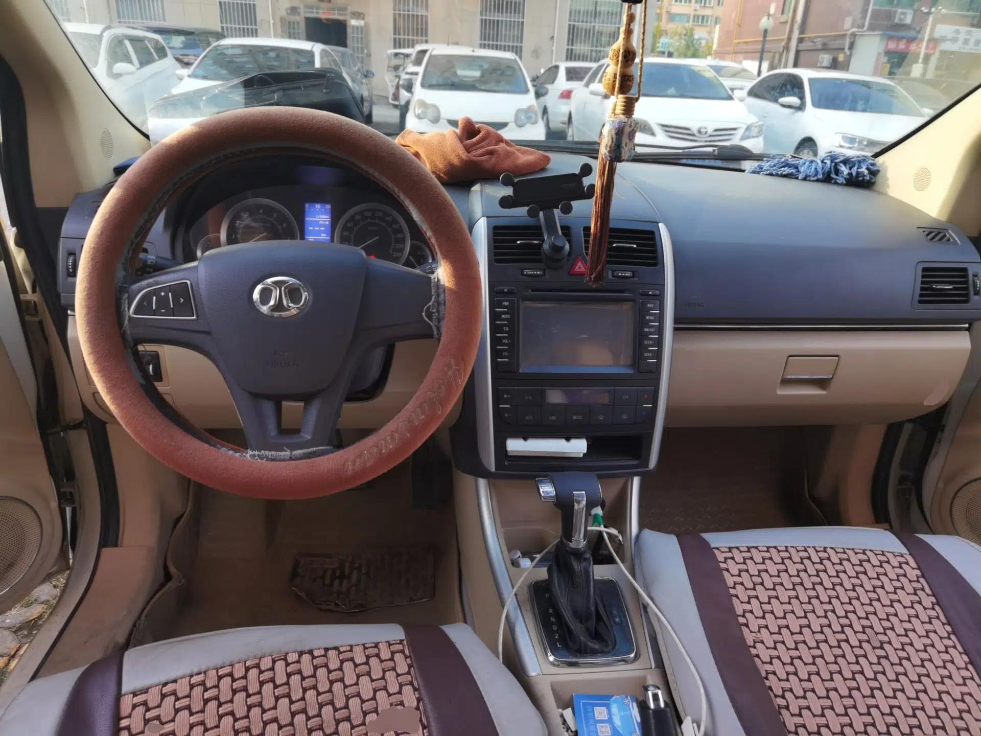 BAIC E Series 2012 Hatchback 1.5L Automatic Leshang Version — миниатюра 9