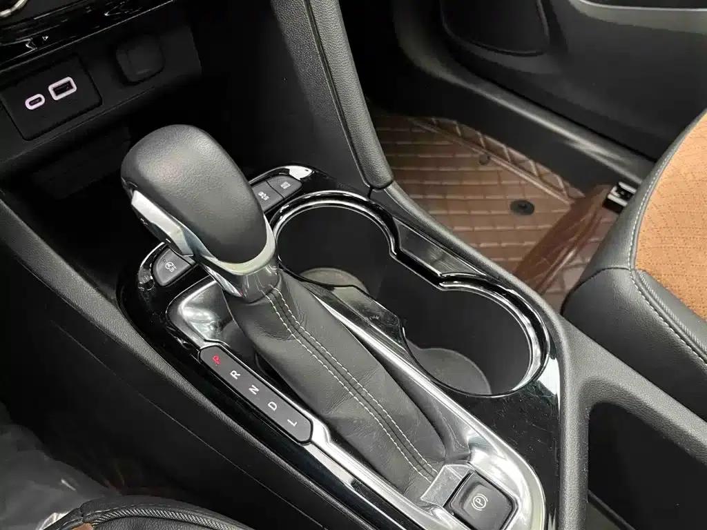 Encore GX 2022 332T CVT 2WD Luxury — миниатюра 5