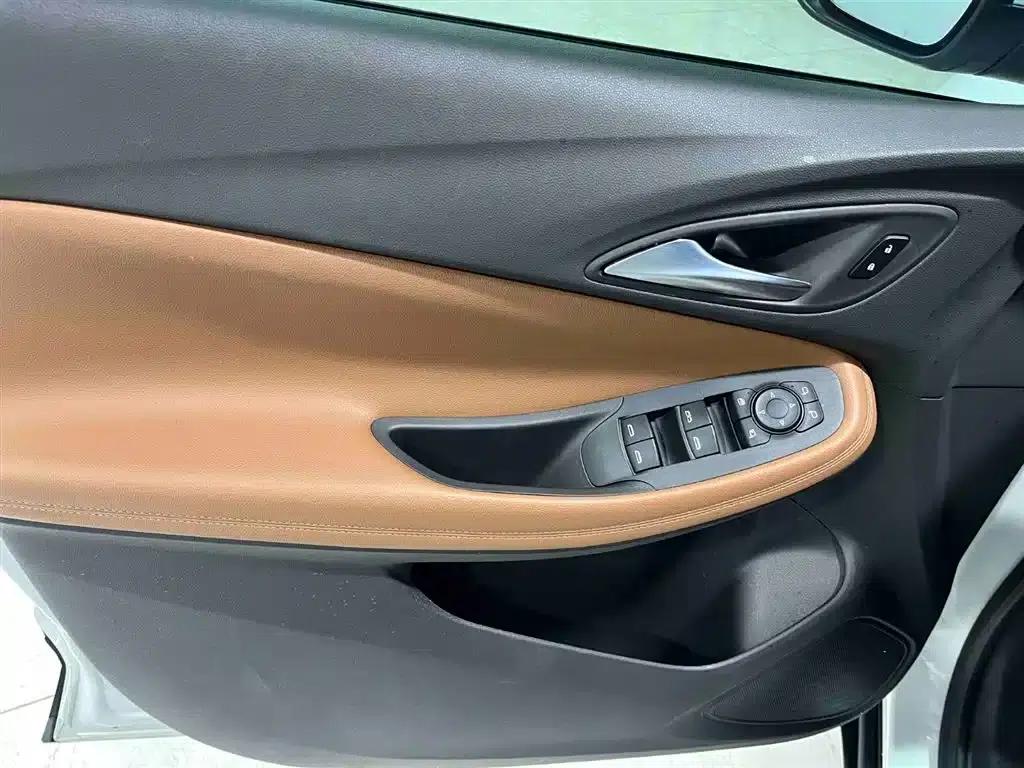 Encore GX 2022 332T CVT 2WD Luxury — миниатюра 8