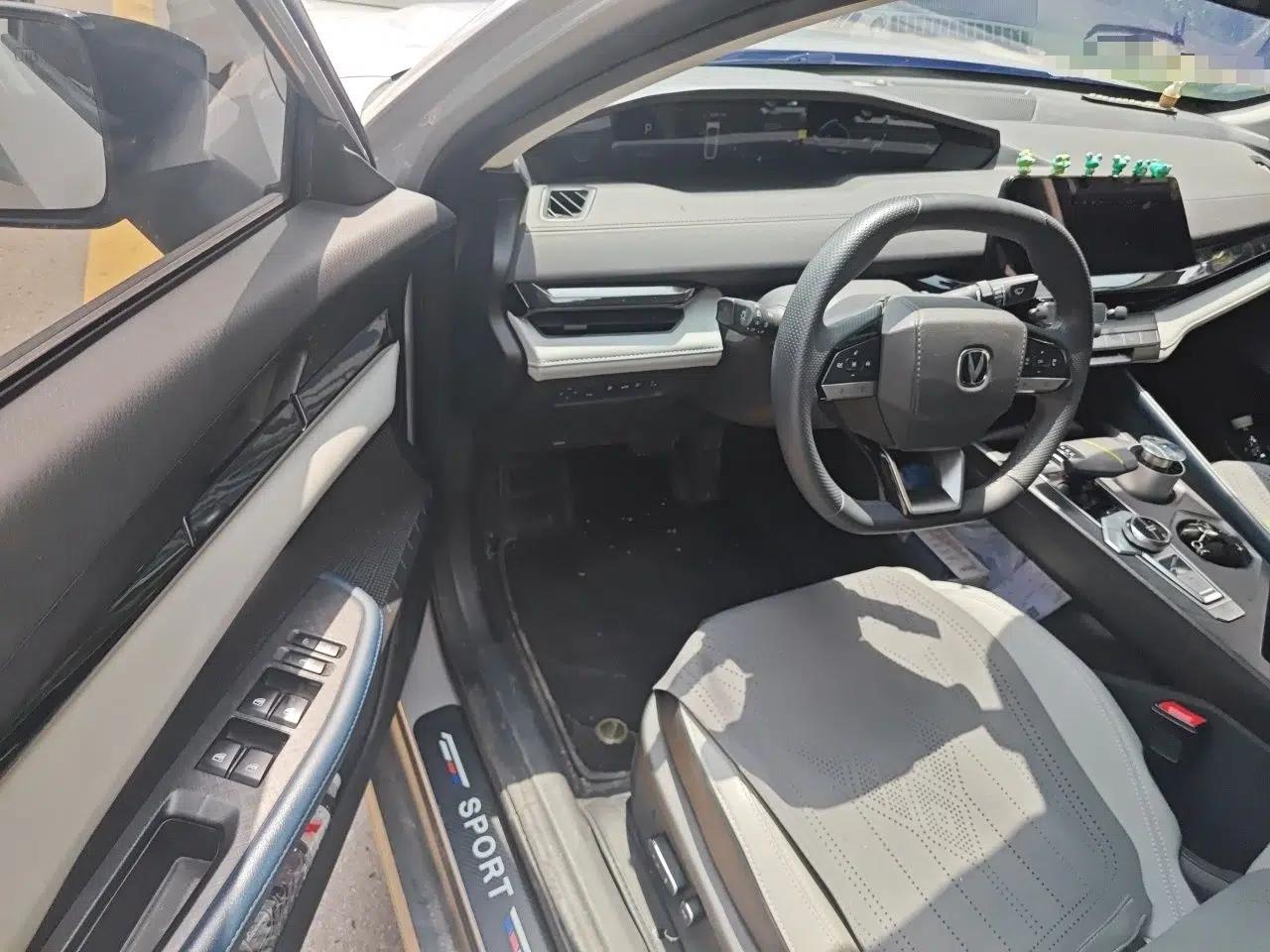CHANGAN UNI-V iDD 2023 ZhiDian iDD 1.5T 113km ZhiKu Model — миниатюра 16