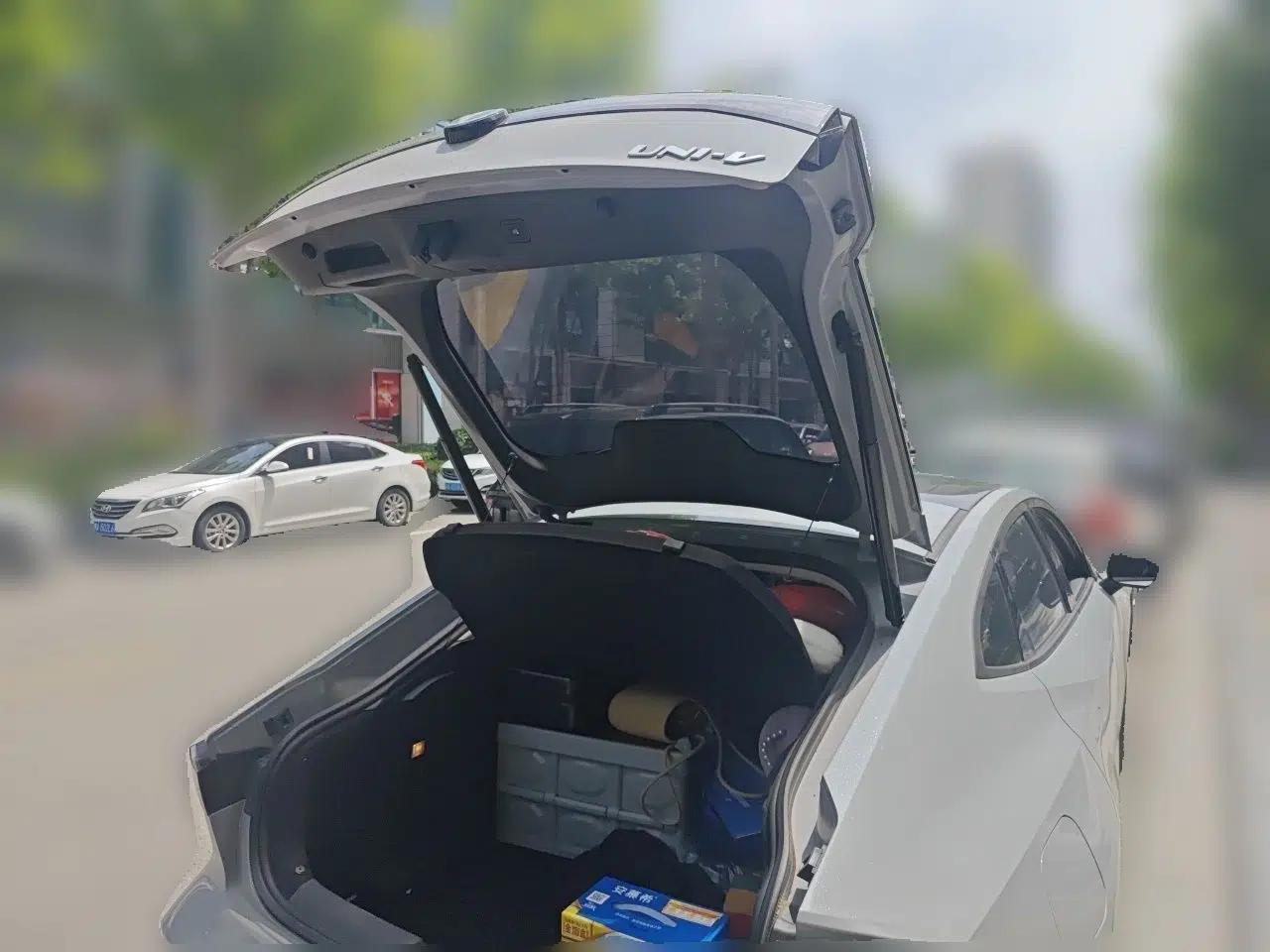 CHANGAN UNI-V iDD 2023 ZhiDian iDD 1.5T 113km ZhiKu Model — миниатюра 19
