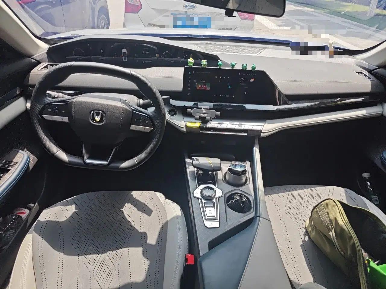 CHANGAN UNI-V iDD 2023 ZhiDian iDD 1.5T 113km ZhiKu Model — миниатюра 9
