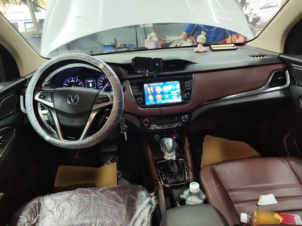 CHANGAN Lingxuan 2017 1.5T Automatic Lehuo Happy Edition — миниатюра 9
