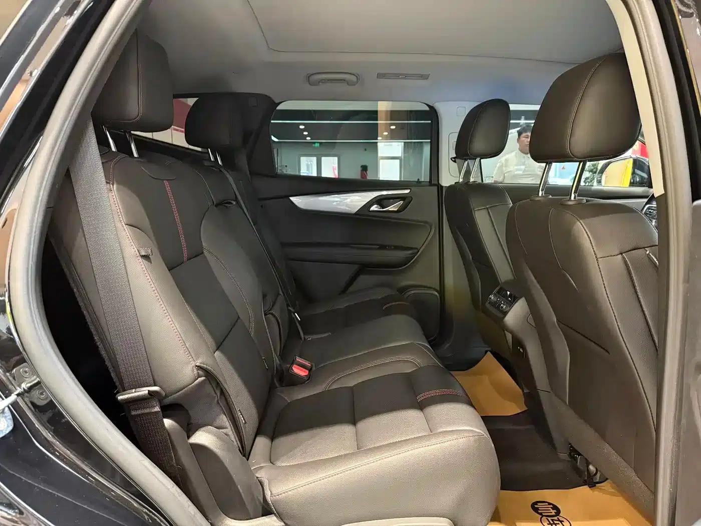 2022 Chevrolet Blazer Mild Hybrid 650T Redline 7-Seater Thunder Edition — миниатюра 8