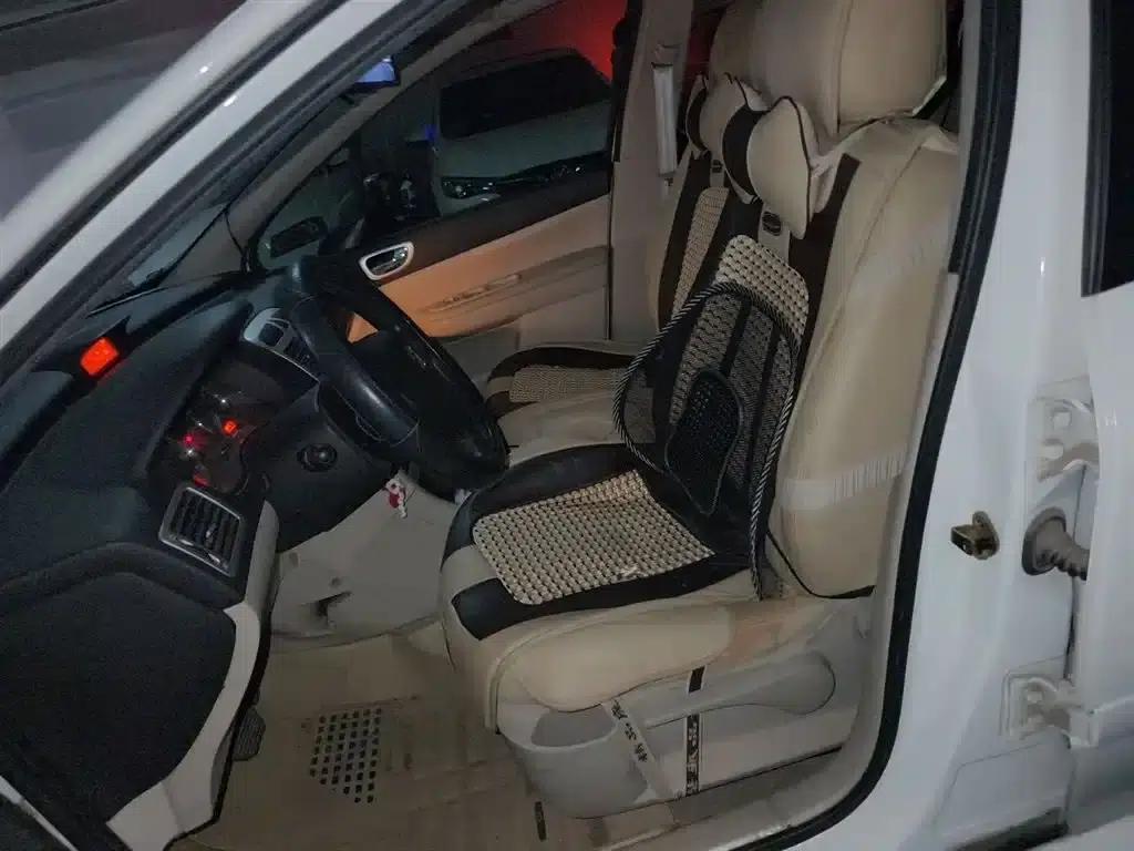 Peugeot 307 2013 Hatchback 1.6L Automatic Comfort Edition — миниатюра 11