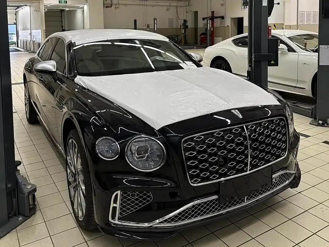 2026 Mercedes-Benz Flying Spur Plug-in Hybrid 4.0T V8 Mulliner — миниатюра 3