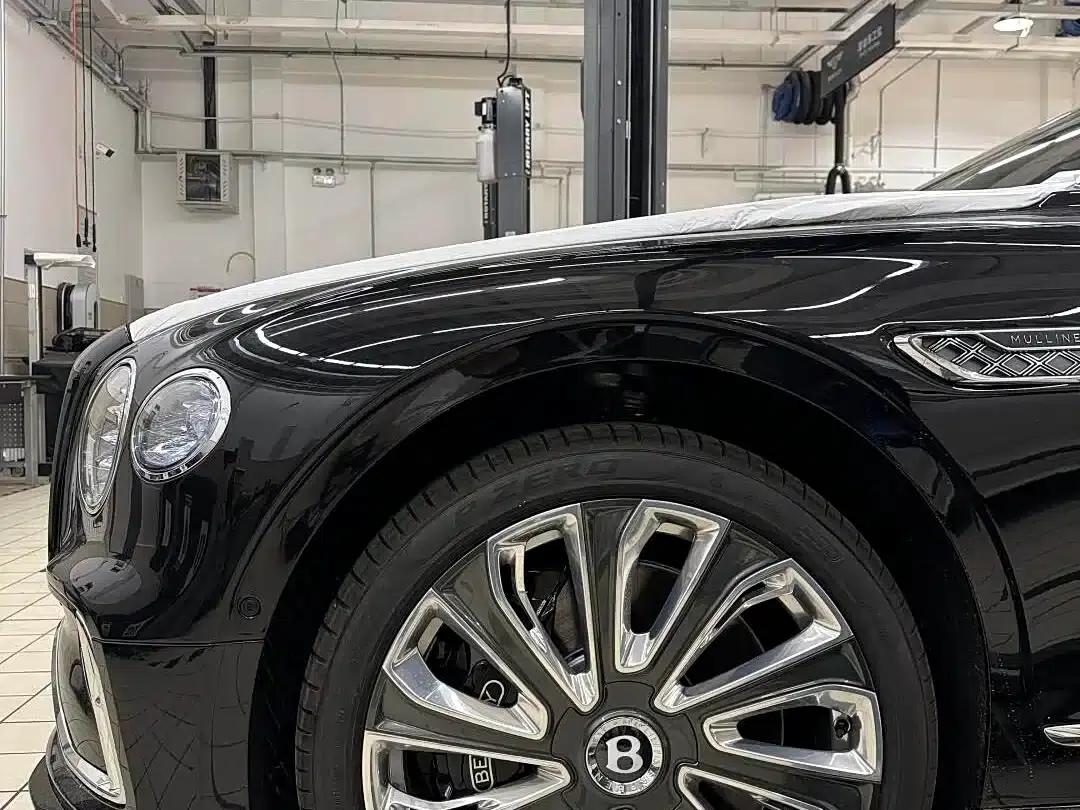 2026 Mercedes-Benz Flying Spur Plug-in Hybrid 4.0T V8 Mulliner — миниатюра 4
