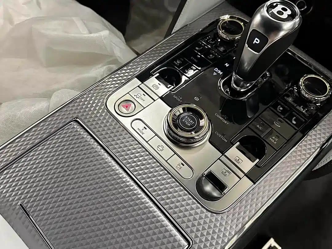 2026 Mercedes-Benz Flying Spur Plug-in Hybrid 4.0T V8 Mulliner — миниатюра 5