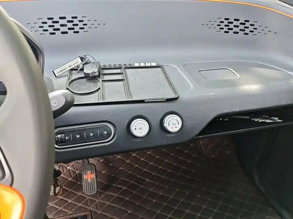 Baojun E100 2019 Model 250KM Smart Edition — миниатюра 13