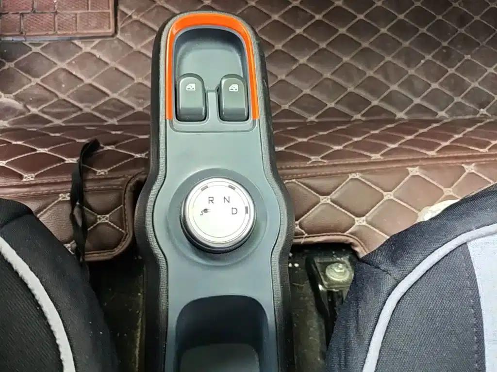 Baojun E100 2019 Model 250KM Smart Edition — миниатюра 14