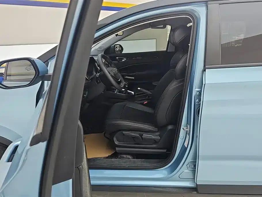 Baojun RM-5 2019 1.5L Manual Elite 7-Seater (24-Hour Online Service) — миниатюра 9