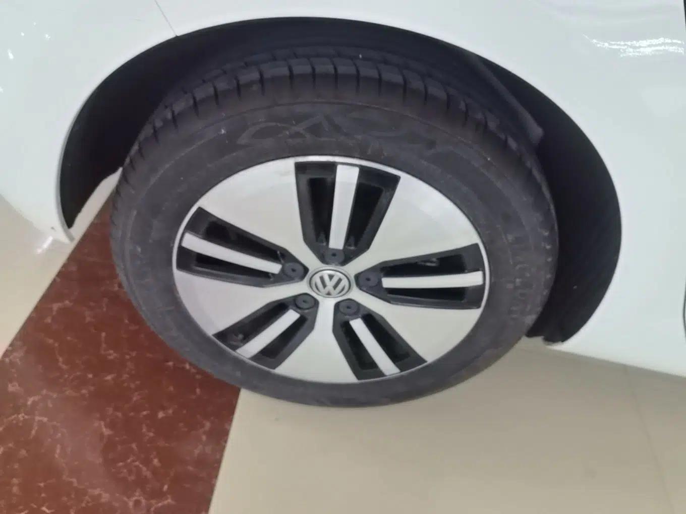 Volkswagen Golf Pure Electric 2020 Chari — миниатюра 11