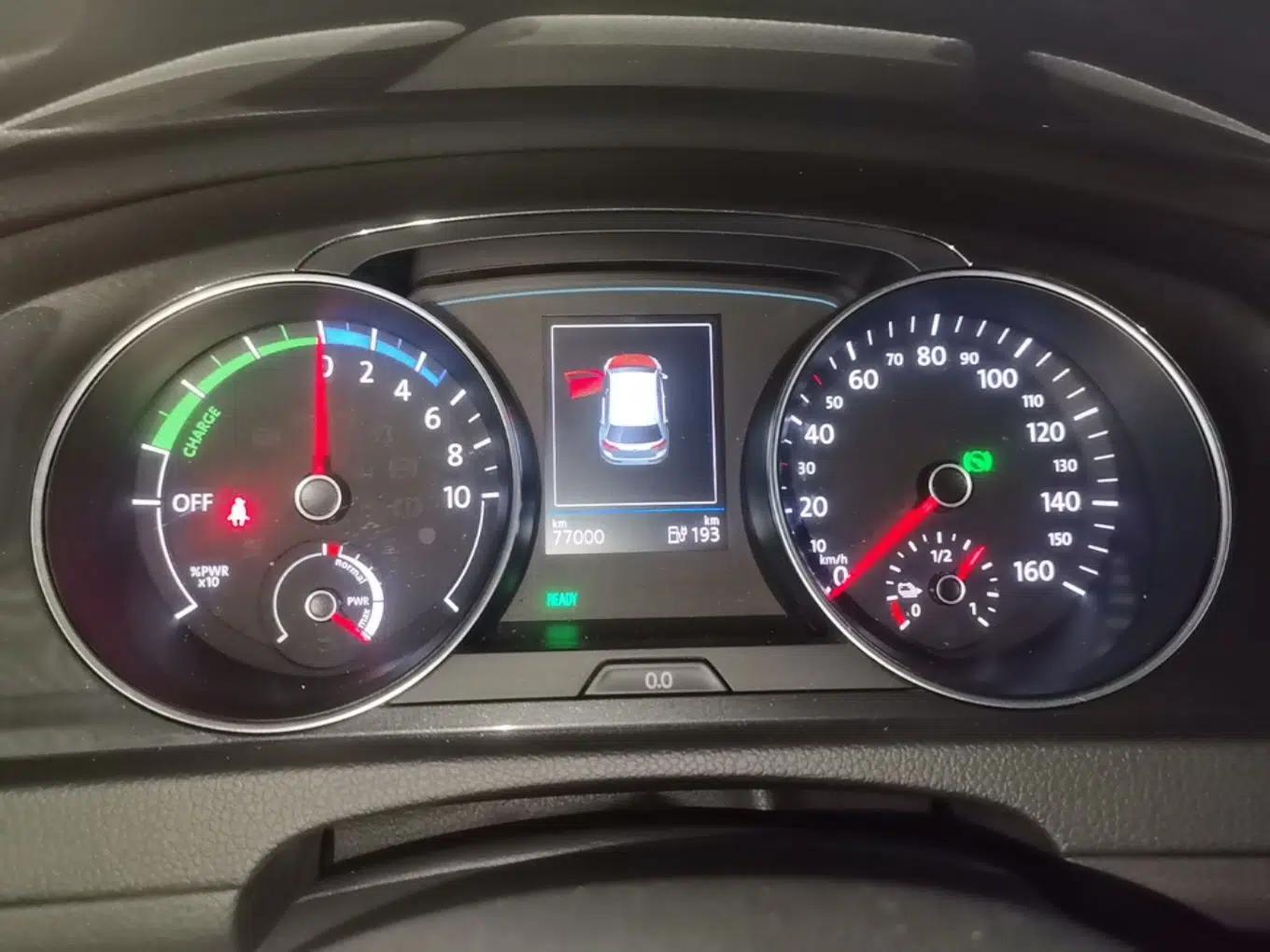 Volkswagen Golf Pure Electric 2020 Chari — миниатюра 14