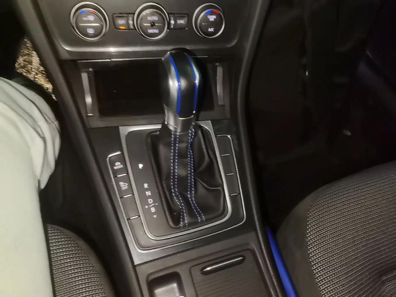 Volkswagen Golf Pure Electric 2020 Chari — миниатюра 16