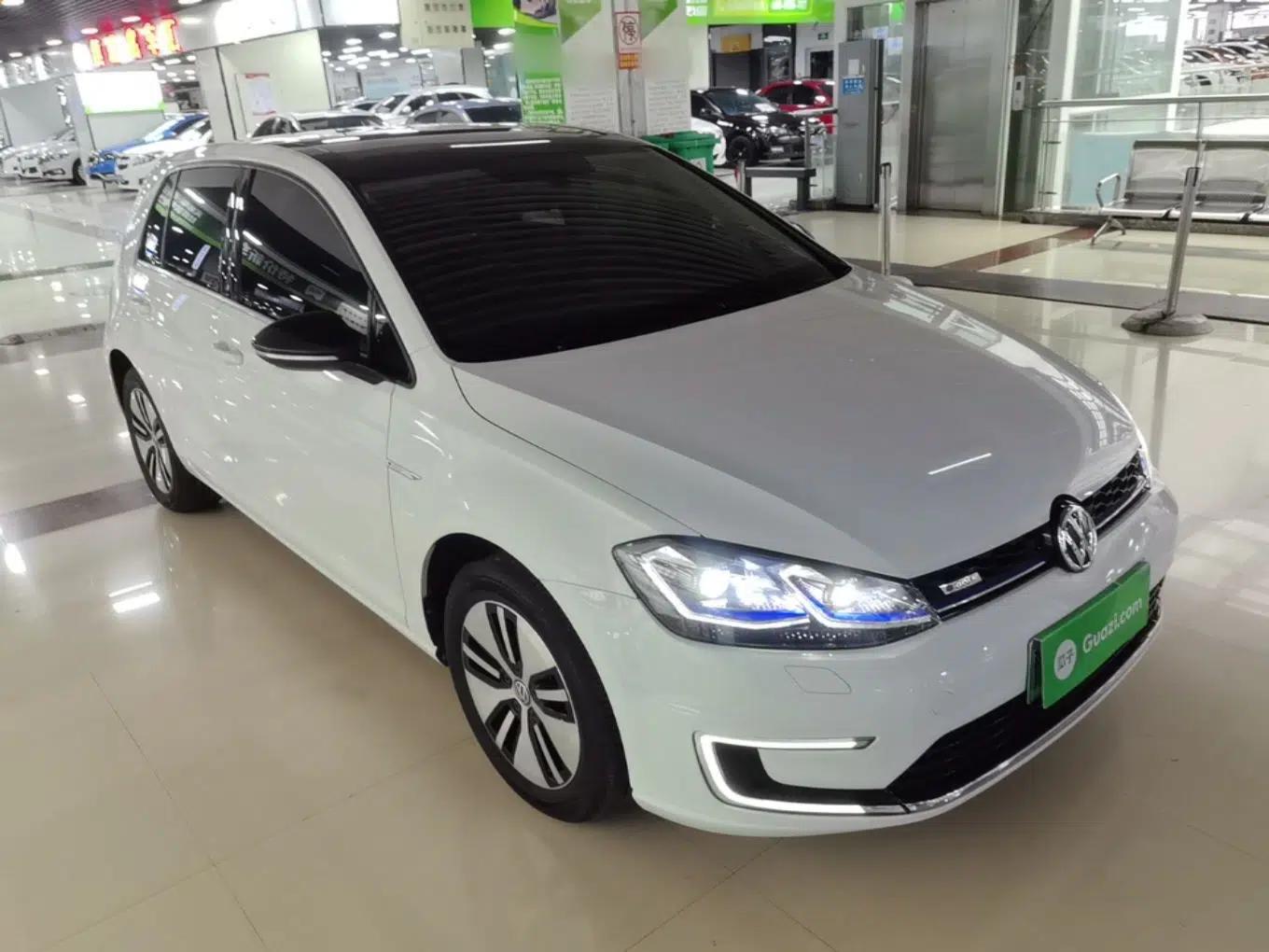 Volkswagen Golf Pure Electric 2020 Chari — миниатюра 3