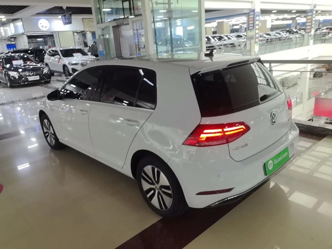 Volkswagen Golf Pure Electric 2020 Chari — миниатюра 4