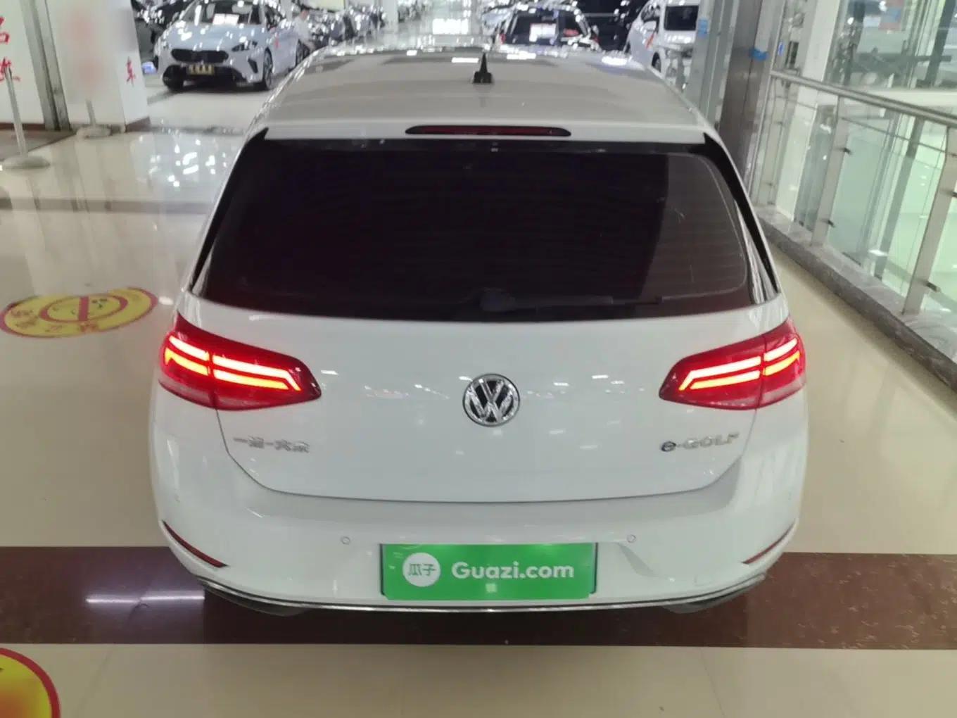 Volkswagen Golf Pure Electric 2020 Chari — миниатюра 5
