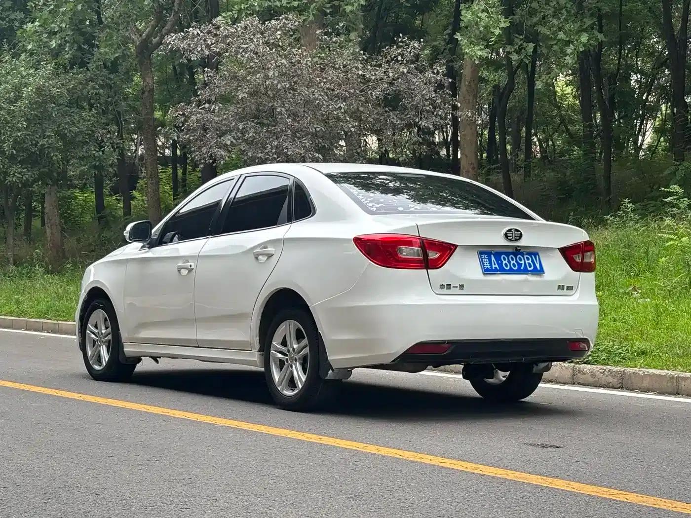 Bestune B30 2019 1.6L Automatic Comfort Model — миниатюра 4
