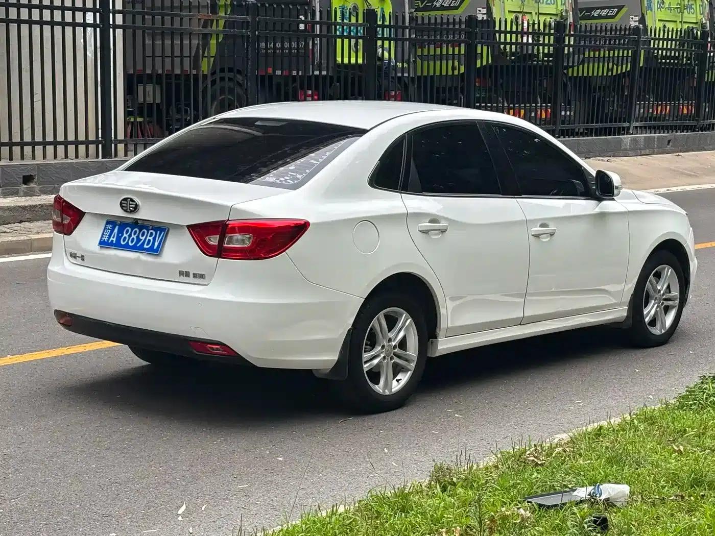 Bestune B30 2019 1.6L Automatic Comfort Model — миниатюра 6