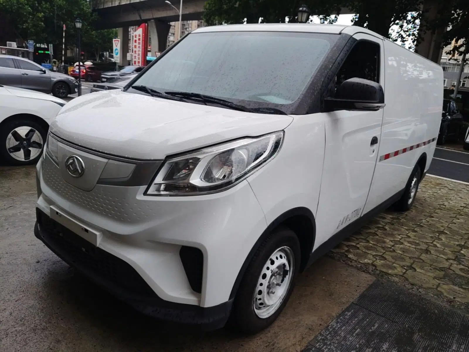 SAIC MAXUS EV30 2023 Pure-Electric Smart Logistics Expert with Long Wheelbase Guoxuan — миниатюра 1