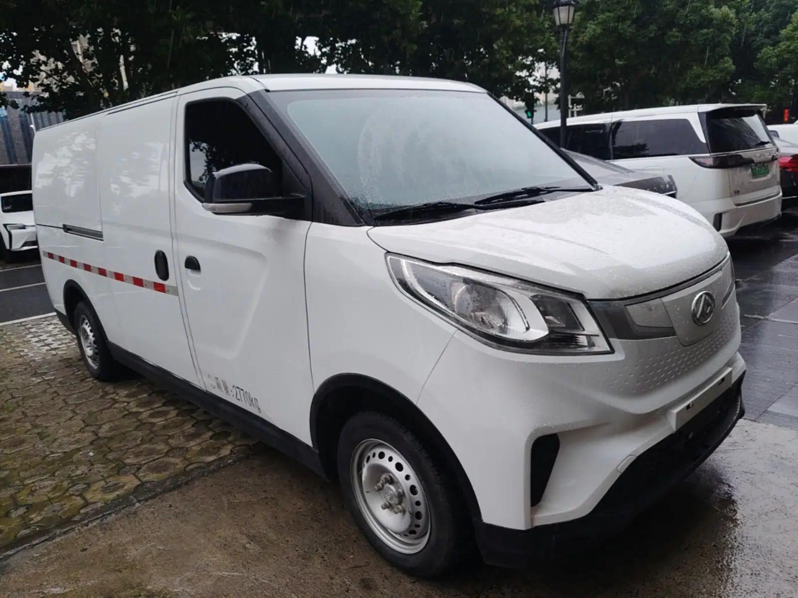 SAIC MAXUS EV30 2023 Pure-Electric Smart Logistics Expert with Long Wheelbase Guoxuan — миниатюра 3