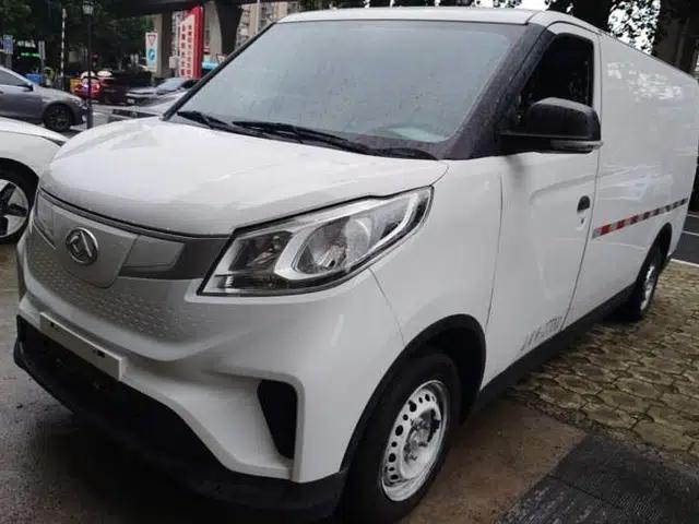 SAIC MAXUS EV30 2023 Pure-Electric Smart Logistics Expert with Long Wheelbase Guoxuan