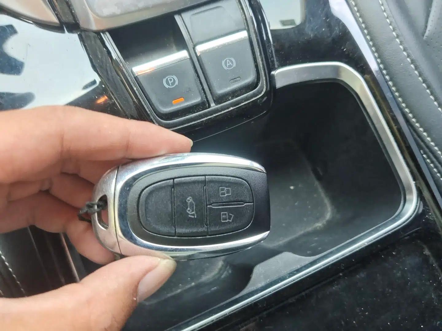SAIC MAXUS EUNIQ 5 2020 1.3T PLUG-IN Elite Edition — миниатюра 17