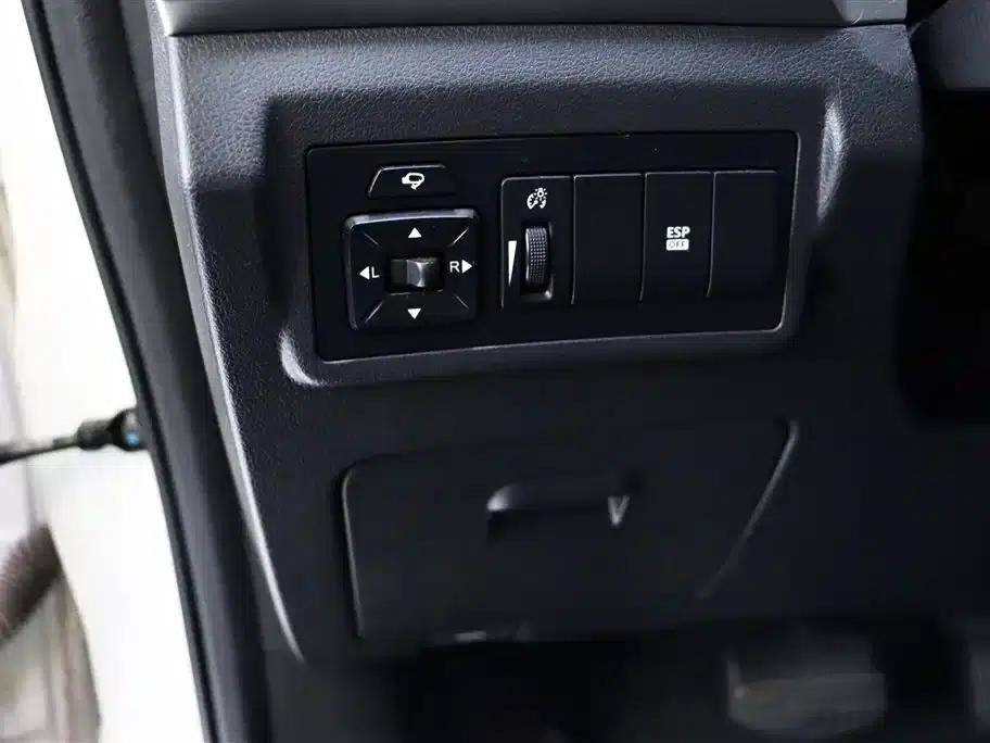 2015 Senova X65 2.0T Automatic Luxury Edition — миниатюра 15