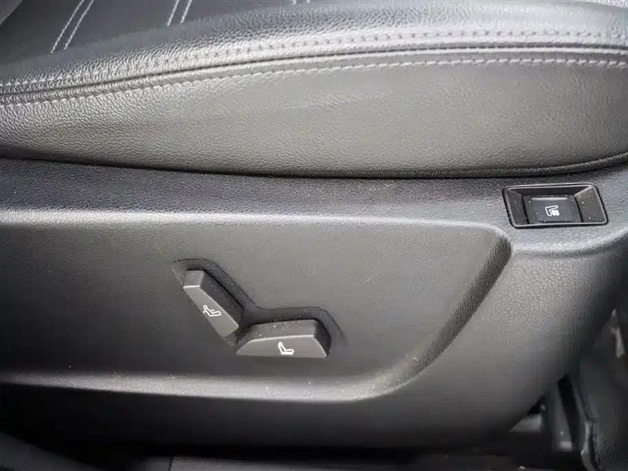2015 Senova X65 2.0T Automatic Luxury Edition — миниатюра 27