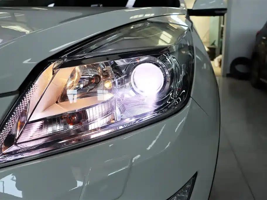 2015 Senova X65 2.0T Automatic Luxury Edition — миниатюра 28