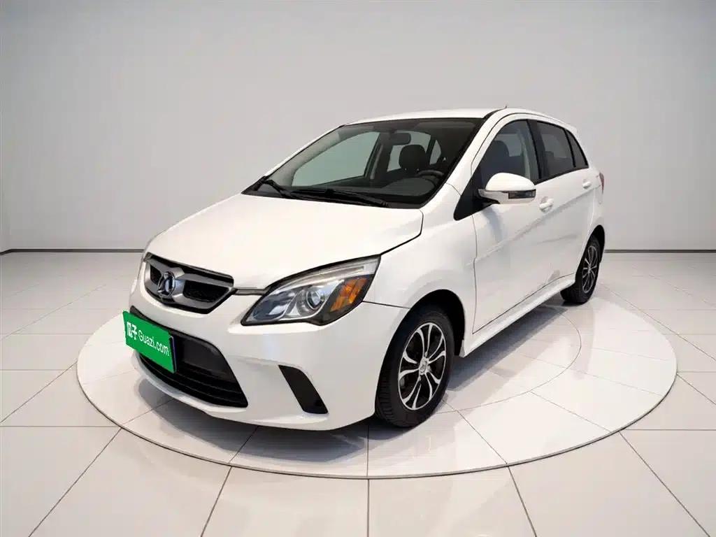 2015 Senova D20 Hatchback 1.5L Manual Comfort Edition — миниатюра 1