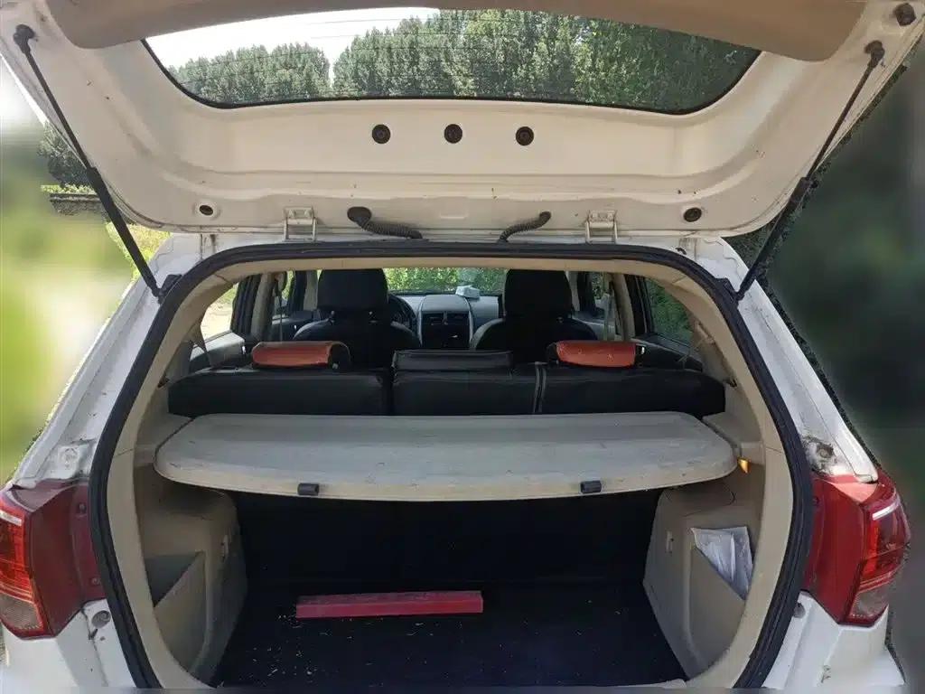 2015 Senova D20 Hatchback 1.5L Manual Comfort Edition — миниатюра 20