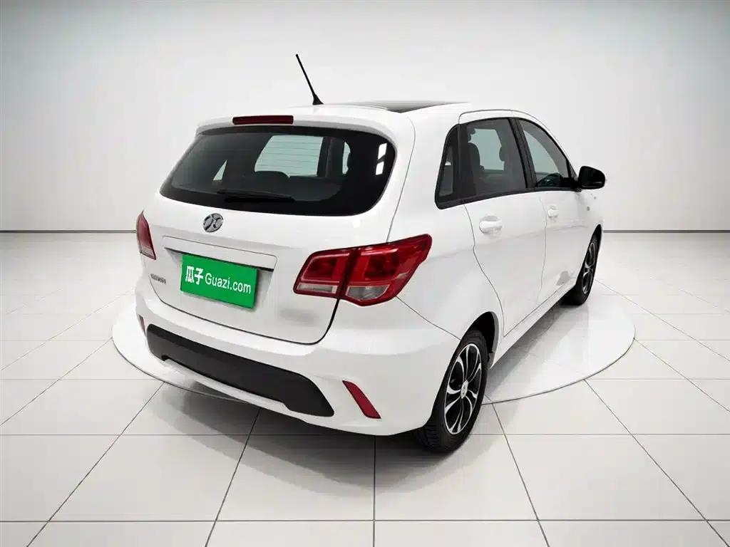 2015 Senova D20 Hatchback 1.5L Manual Comfort Edition — миниатюра 6