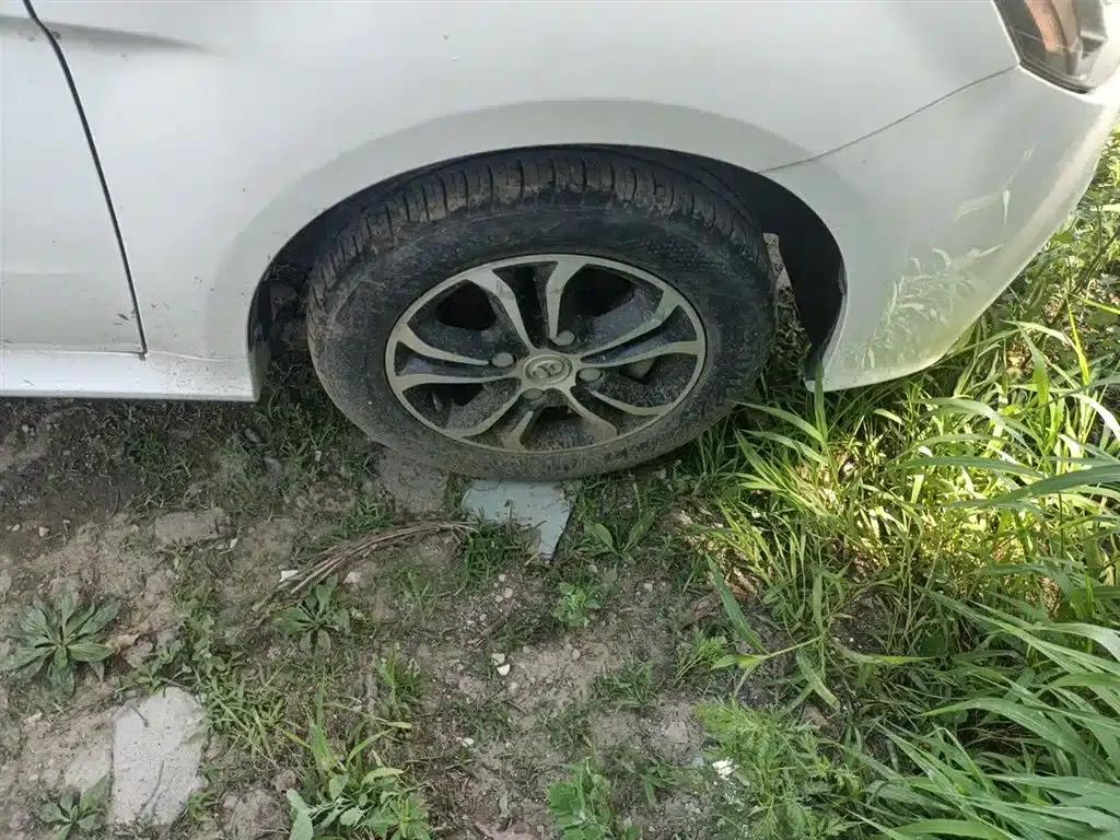 2015 Senova D20 Hatchback 1.5L Manual Comfort Edition — миниатюра 8