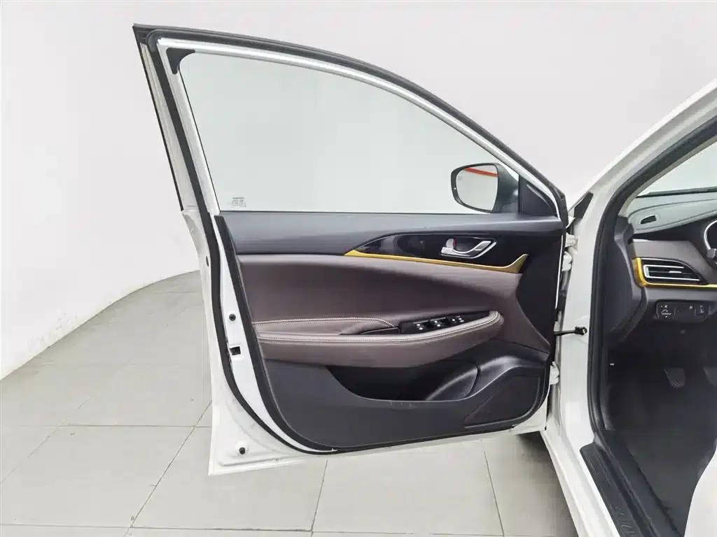 Changan Eado DT 2018 1.6L Manual Smart Edition — миниатюра 8