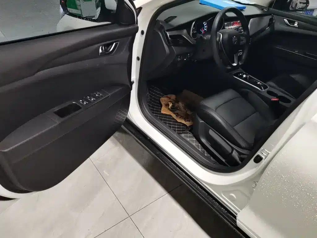 Changan Eado New Energy 2022 EV460 Smart Ride-Hailing Edition (Lithium Iron Phosphate) — миниатюра 16