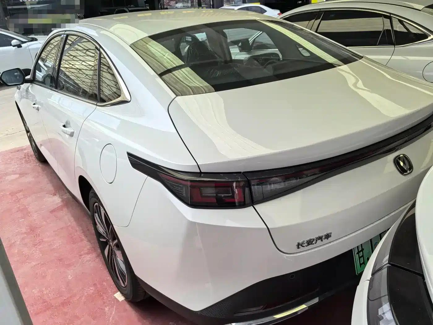 Changan Eado PHEV 2025 Smart Blue Whale 145KM Battleship Edition — миниатюра 4