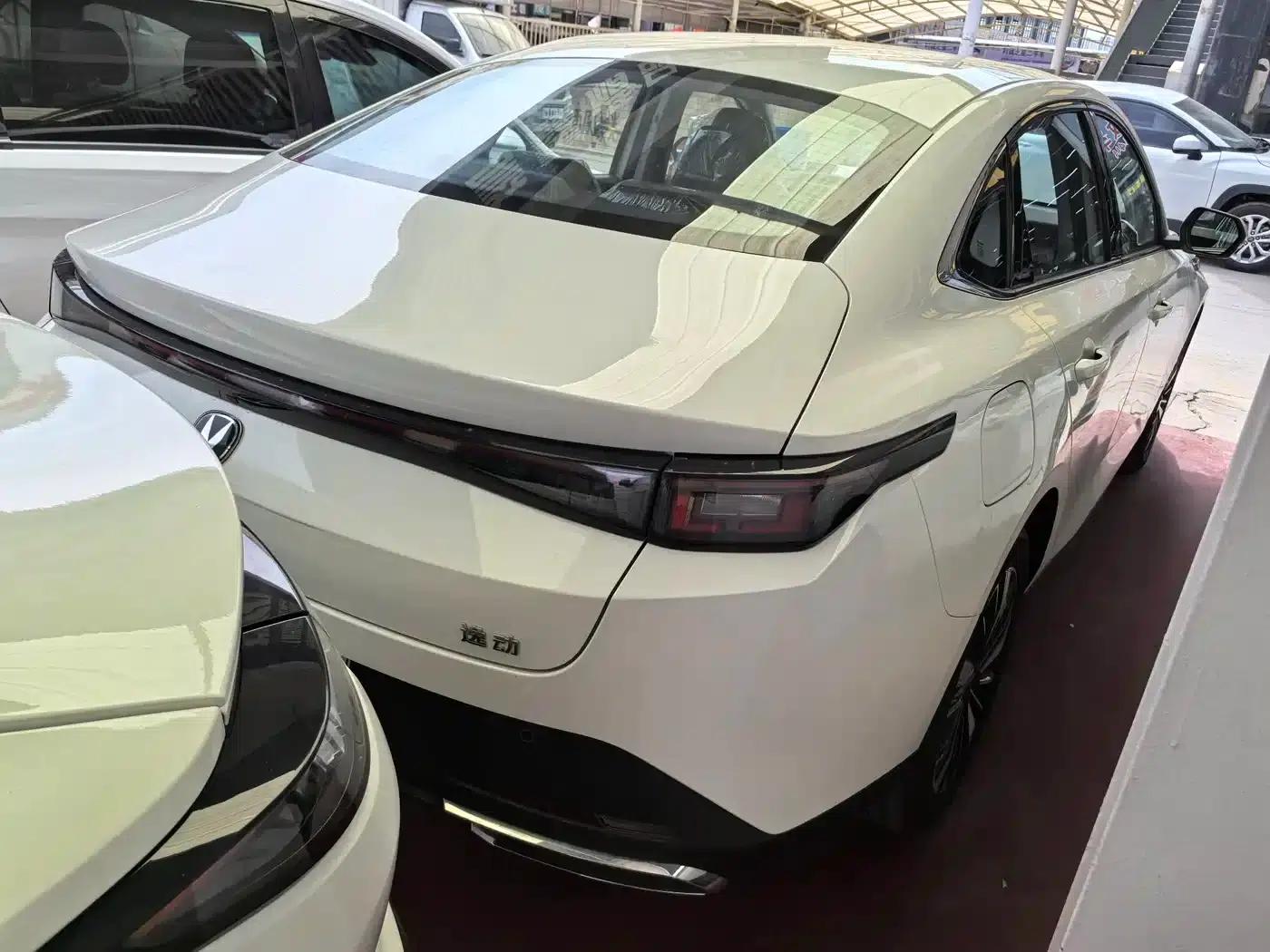 Changan Eado PHEV 2025 Smart Blue Whale 145KM Battleship Edition — миниатюра 6