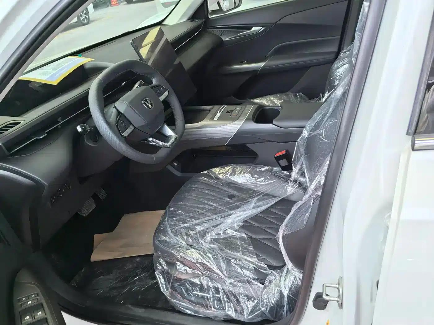 Changan Eado PHEV 2025 Smart Blue Whale 145KM Battleship Edition — миниатюра 7