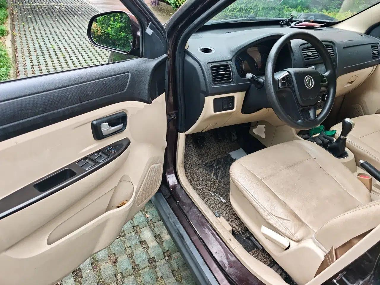 Dongfeng Fengon 370 2016 1.5L Manual Standard Edition SFG15-05 7 Seats — миниатюра 16