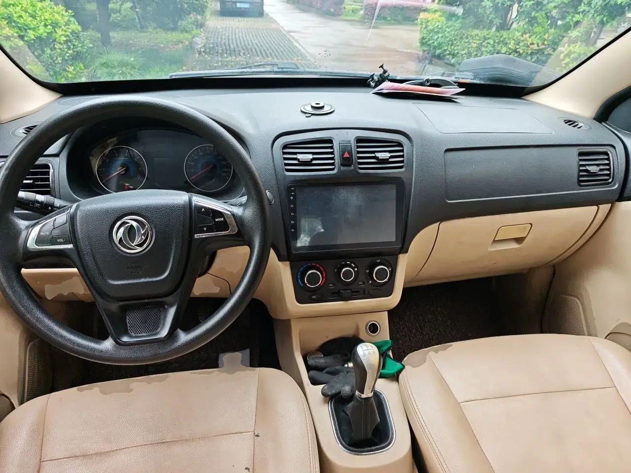 Dongfeng Fengon 370 2016 1.5L Manual Standard Edition SFG15-05 7 Seats — миниатюра 9