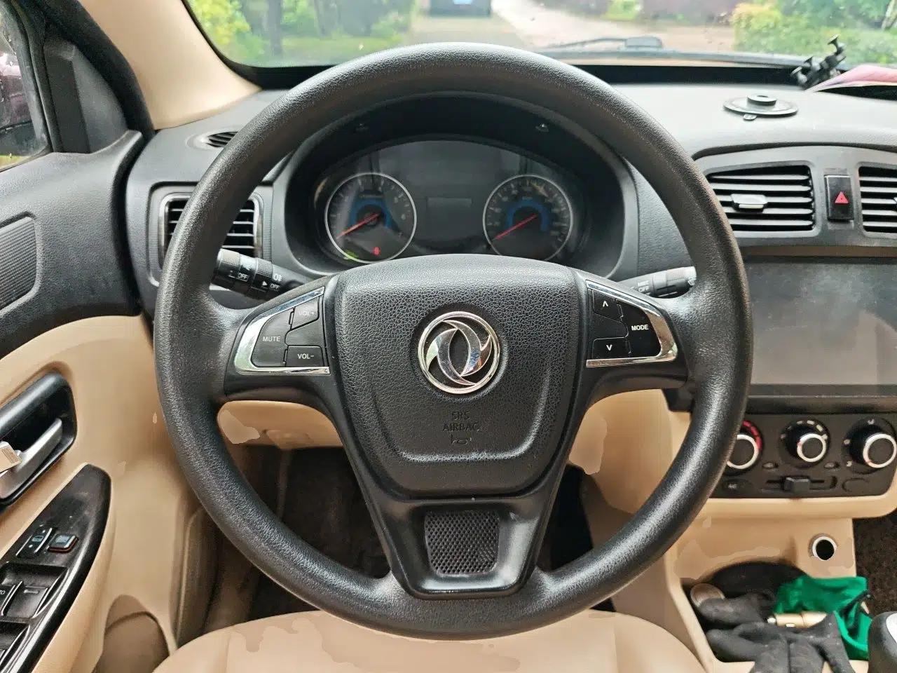 Dongfeng Fengon 370 2016 1.5L Manual Standard Edition SFG15-05 7 Seats — миниатюра 10