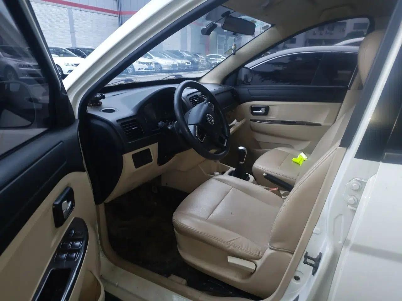 Dongfeng Fengon 370 2016 1.5L Manual Comfort 7-Seater — миниатюра 16