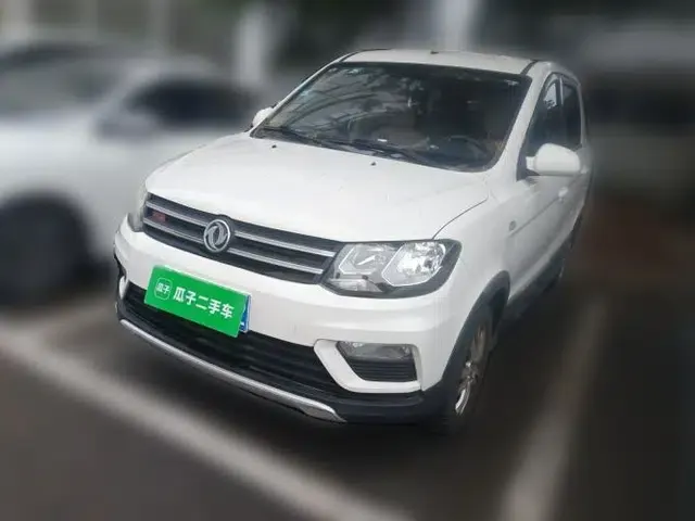 Dongfeng Fengon 370 2016 1.5L Manual Comfort 7-Seater